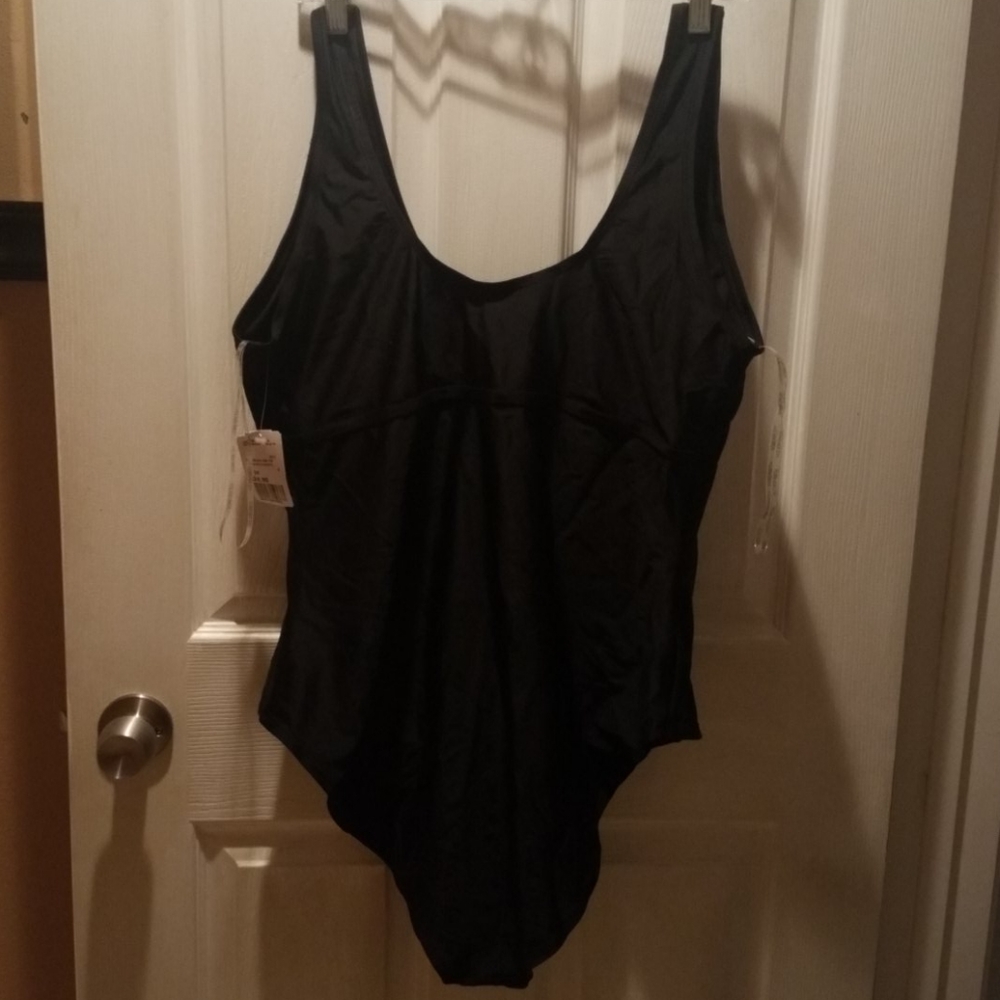 Swimsuit - Picture 3 of 4
